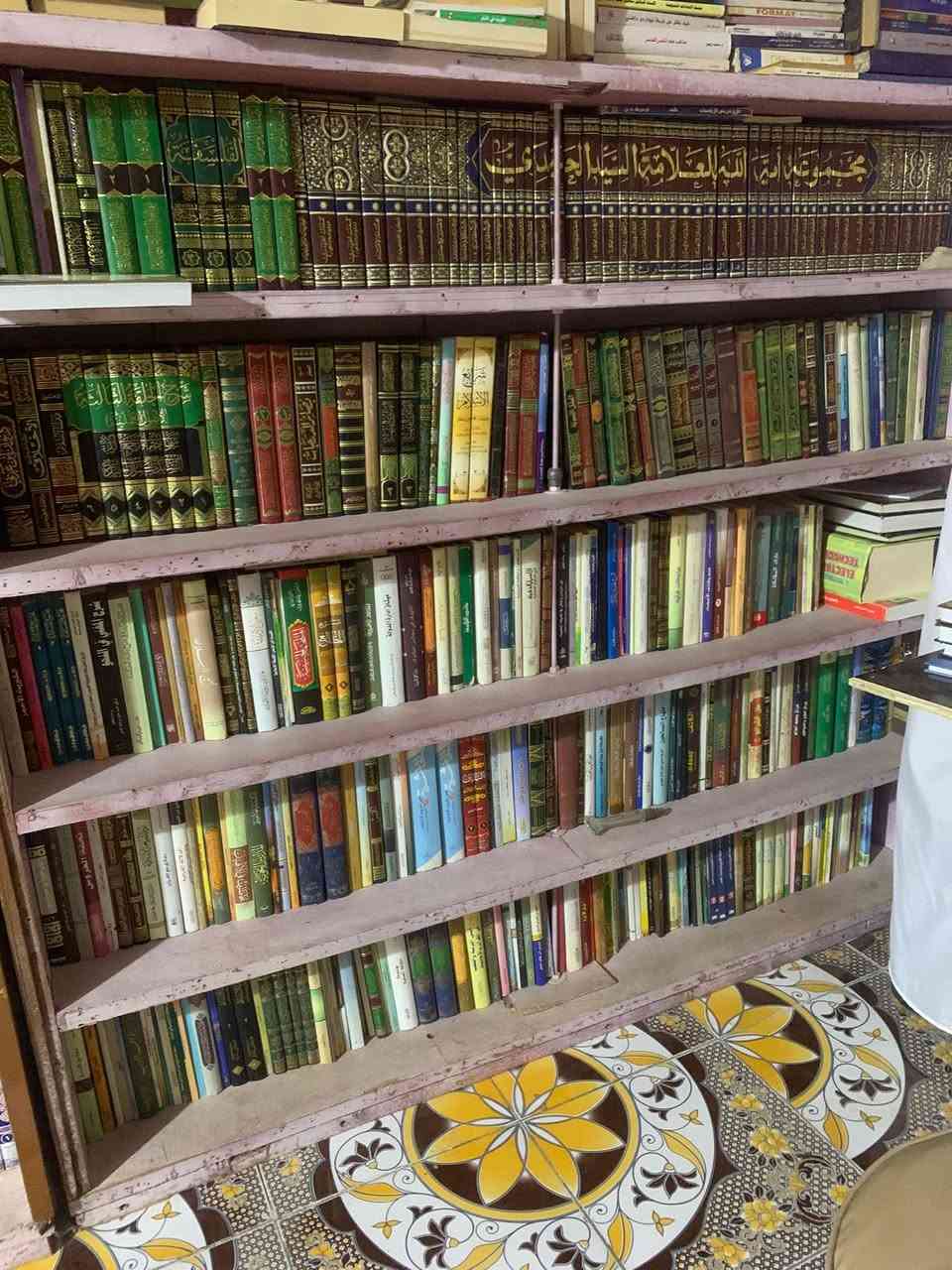 عندي هذي الكتب للبيع و كلها تقريبا  جديدة
بها فلسفة ولغة ودين   وتاريخ
اللي يحب خل يتفضل خاص ويدلل


**إذا كنت صاحب هذا الإعلان وتريد حذفه لأي سبب، رجاءا أرسل رسالة إلى الدعم الفني**