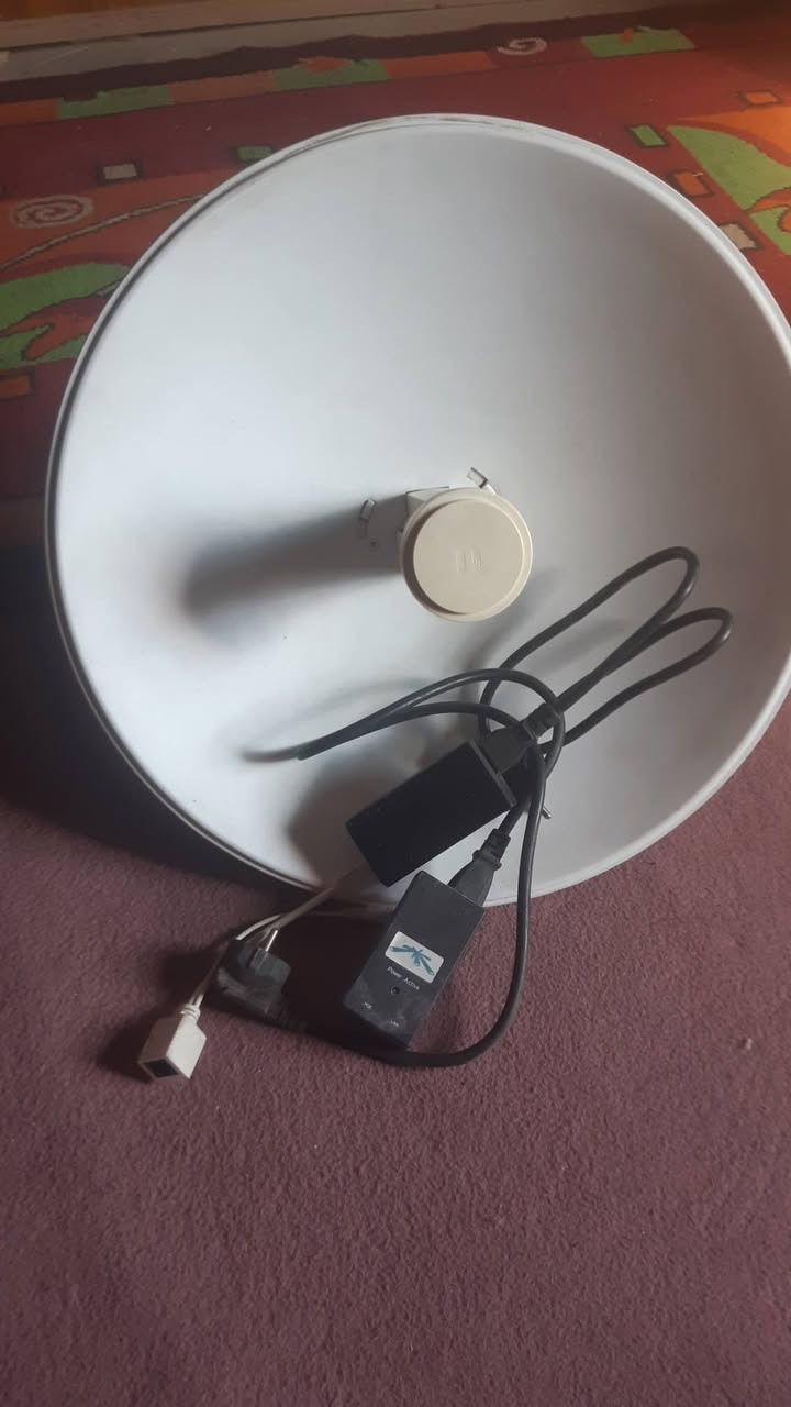 سلام عليكم
منضومه انترنيت كامله للبيع وشرط على الفحص وضمان نانو بور بيم + راوتر تيندا + واير 20 متر 
سعره(100) وبيه مجال 
الشراي يراسلني واتساب *********** 
مكاني في بهرز
