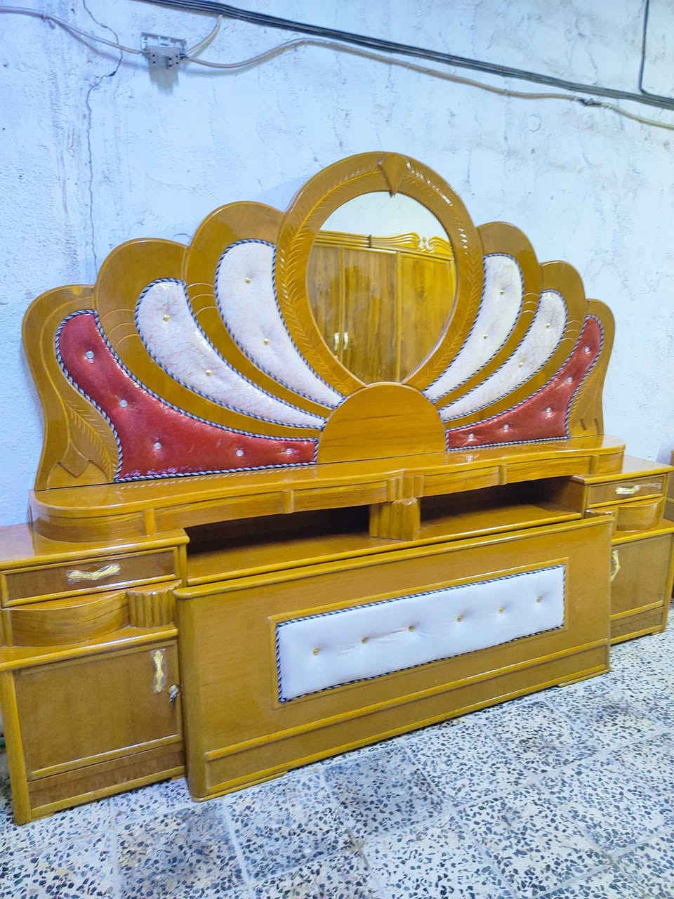 غرفة ام 5 تزكام صاج نضيفه جدا سعر 850 وبيها مجال الشراي يتصل مكان نجف حي الجزيرة ***********
