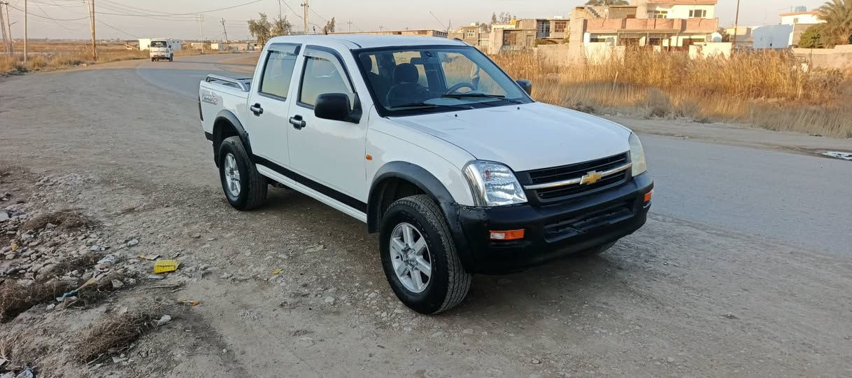 السلام عليكم .شوفر  لوف 2005 مال مزاد الداخليه.
سيارة مصبوغة عام للجماليه صدر نظيف تايرات. نص عمر باتري جديد مسجل سماعات جدد جام كله شغال لايتات جدد. بك لايتات جدد تترقم بغداد مرور الحسينيه كتابهه كامل كبل تروح ترقم للبيع او المراوس السعر ٤٠ وبيهة مجال. العنوان ديالى المقدادية

***********
