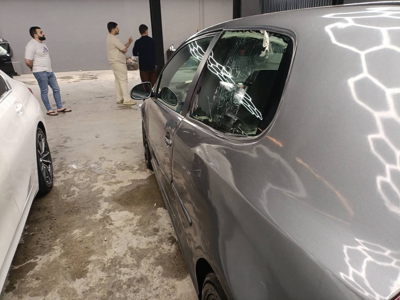 جيتا جي تي اي 
محرك 2500 5سلندر 
تك باب 
مصبوغه عام 
رقم بغداد 
مكانها الاعظميه 
رقم الهاتف ***********
السعر 55ورقه
