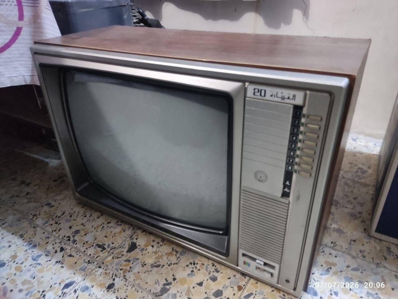 تلفزيون السيد 20 عقدة قيثارة عراقي  بحالة جيدة يعمل 
السعر  35 الف
للطلب والاستفسار ***********

