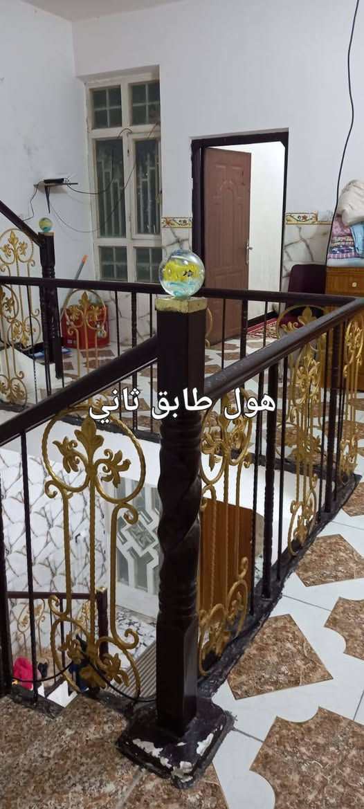 السلام عليكم
مشتمل قاطين في زين القوس خلف شارع الشيرازي 

مساحه 100م 5×20

يباع نقد او مبادره 

***********
