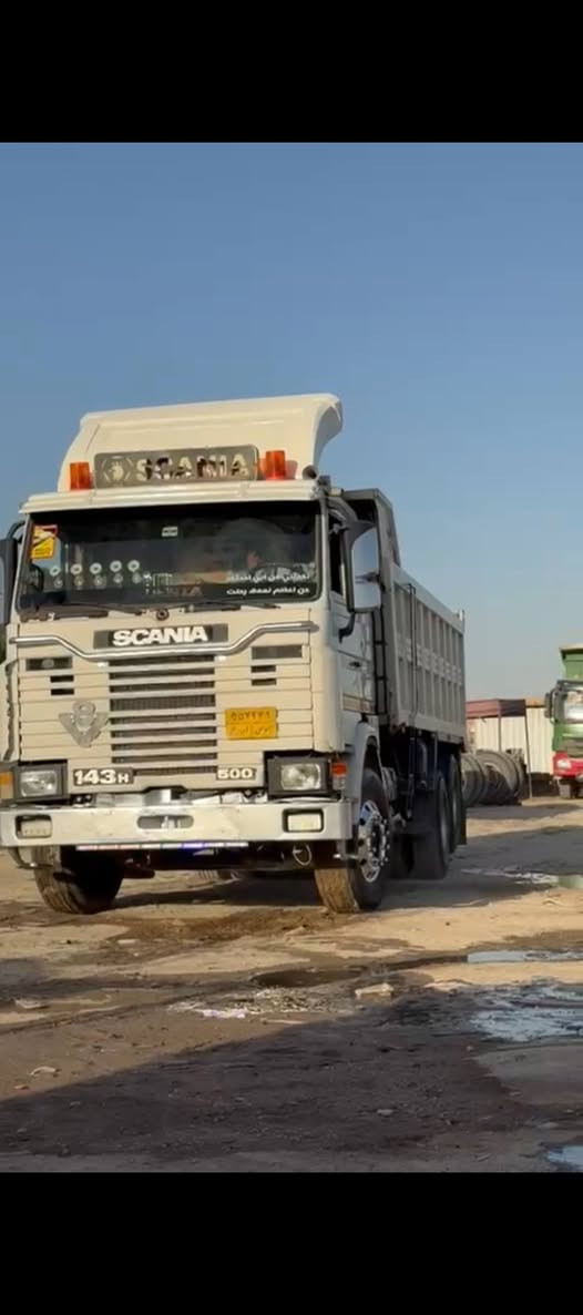 السلام عليكم سكانيا 43 ماكينه 8 0 9 جير 900 سياره جديده كفاله عامه هذا رقم راعيها***********
