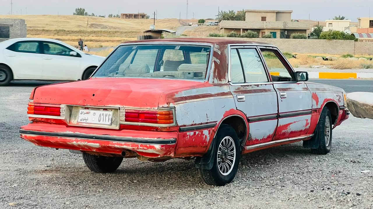 السلام عليكم 
سوبر للبيع موديل 1989
گير ومحرك شرط 
اربع تايرات جدد بل كارتون 
صدر امامي نضيف 
صدر خلفي عايزو دبلات 
تجي تفحص وتشوف 

السعر 15 وبيها مجال قليل 
***********

