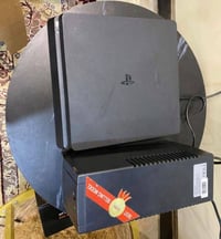 بلي 4 سلم ياباني  جهاز استعمال قليل فول نظافة ذاكرة 500كيكابايت  مع غر...