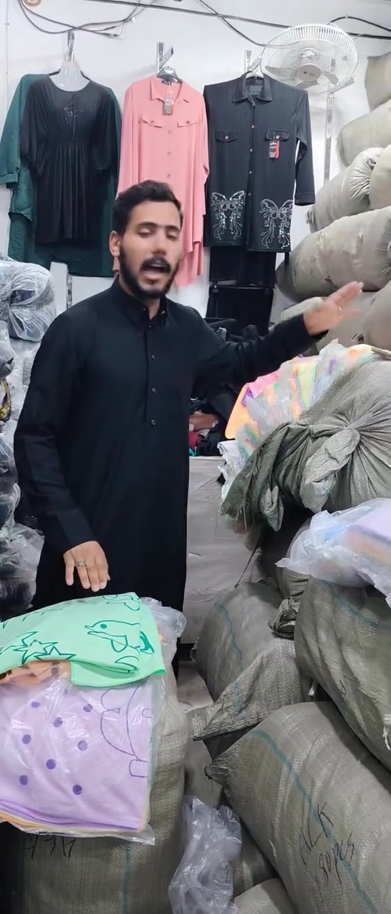 #عــــــــرض_خـــــــــاص 🔥 
خاوليات ومناشف   قطن
قياس الخاولي 50*90📐
الخاولي ب 5.5 الف 😍
قياس المنشفه  65*135📐
المنشفه ب 11.5 الف ❤️
توجد خدمة توصيل نجف وجميع المحافظات 🚕
العنوان : النجف المدينة القديمه شارع بنات الحسن 
للحجز والاستفسار يرجى مراسلة الصفحة 📩📩
*********** واتساب

