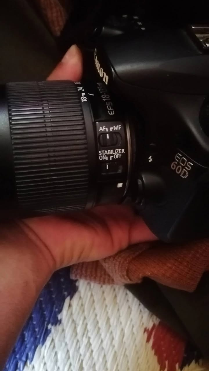 السلام عليكم كانون 60 D
عدسه mm135-18 جديده كلش 
مااعرف شنو عطلها احط بيها البطاريه تطلع مابيها شحن 
قيم واخذ بما يرضي الله مكاني البياع


**إذا كنت صاحب هذا الإعلان وتريد حذفه لأي سبب، رجاءا أرسل رسالة إلى الدعم الفني**