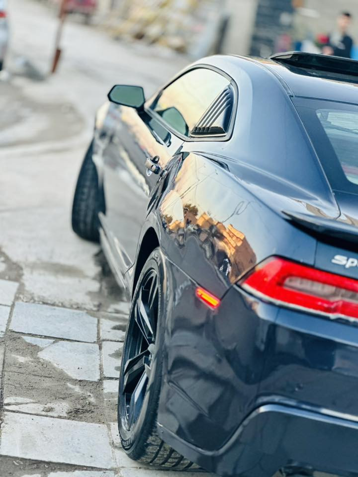 ‎شوفرليت كمارو
الموديل ٢٠١٤ فوول للاخير  
اللون ازرق غير محدد ابو الشذره
‎كير اوتو  ممتاز 
‎ مكينة ٦ سلندر حجم ٣٦٠٠ ممتاز 
تبريد شغال ثلج
‎شاشه كبيره 
‎سلايت روف  
‎جام كهرباء 
‎لايتات ليد 
‎كشنات جلد  
‎كشنات كهرباء 
‎كشنات تدفئه 
‎تحكمات ستيرن   
‎شفتات ستيرن 
‎شاشه أعطال ملونه    
‎داتا شو  
‎فتحه سقف 
‎تشغيل عن بعد 
‎كهربائيات كلها شغاله

كزوز ريمونت ht power صوتها حلو

تخم نوزلات جدد
تخم بلكات جديدة
تخم تاير جديد
قاعده فيت بم جديدة

 صدرها ٧٠٪؜ يرادله ترتيب امامي والخلفي

سعرها 90$ بيها مجال كلشي ذاكرلك بالمنشور

‎حادث امريكا باب وجاملغ عكس السايق بيها مكانات صبغ وكلير ابيع حزام 
‎السياره رقم بغداد الجديد الإنكليزي سنويه جديده 2027 وهزه جديده باسمي شرط التحويل
مكاني بغداد المعالف *********** 
‎إذا متعجبك السياره صلى ع محمد وال محمد
