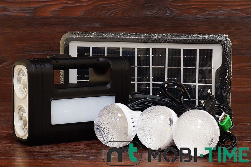 نظام الإضاءة الشمسية GDPLUS هو جهاز محمول ومتكامل مصمم لتوفير الطاقة والإضاءة في المناطق التي تفتقر للكهرباء أو أثناء التخييم والرحلات الخارجية. 

الميزات والمواصفات الرئيسية:
الإضاءة: يتضمن النظام عادةً 3 مصابيح LED ساطعة ومنفصلة، يمكن توزيعها في أماكن مختلفة
.
الشحن: يدعم ثلاثة أوضاع للشحن تشمل لوح الطاقة الشمسية المرفق (بقدرة 3 واط تقريباً)، أو شاحن تيار متردد (AC)، أو تيار مستمر (DC 9V).

البطارية: يحتوي على بطارية مدمجة قابلة لإعادة الشحن (مثل 6V 4AH في بعض الموديلات)، وتوفر الإضاءة المستمرة لمدة تتراوح بين 12 إلى 30 ساعة حسب عدد المصابيح المستخدمة.


**إذا كنت صاحب هذا الإعلان وتريد حذفه لأي سبب، رجاءا أرسل رسالة إلى الدعم الفني**