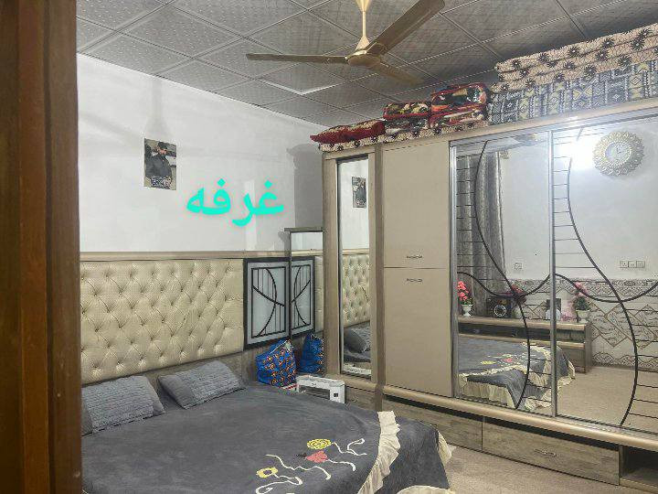 اللهم صلي على محمد وال محمد 
بيت للبيع زراعي 130متر مربع يحتوي البيت 
علئ غرفتين وصاله ومطبخ واستقبال وحمامات داخليه وخاارجيه بناء طابوق وصب كونكريت الاساس والسقف 
سقوف ثانويه الارضيه بورسلين ابو 60 متوفر ماء كهرباء مولد الشوارع تبليط سوق مدارس كلشي متوفر ومرقم من قبل البلديه والسند 25 السعرررر 57وبي مجال للشرائي يجي خاص ويدلل المكان النجف الاشرف شارع الصب عمود 321 
للاتصال والاستفسار عل رقم ***********
