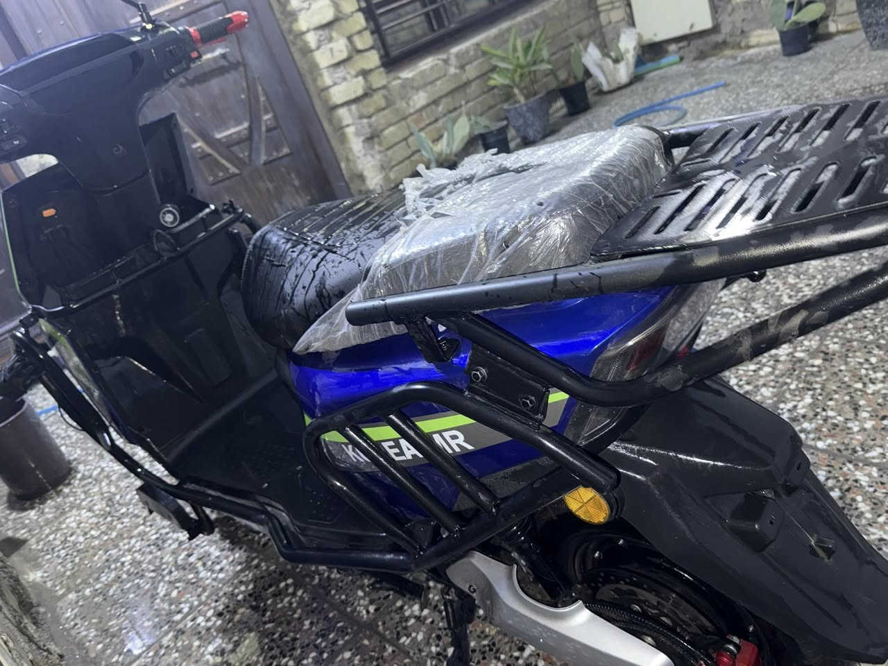 دراجه شحن للبيع Korea MR موديل 2025 بصمه وثنين سويجات فول الدراجه 6 بطاريات ملفه 2500 جديده الدراجه استخدام شهر ونص  4 نمر سرعه الكامله 99 دبل اشاره رماش نشره  R يرجع كامله السعر مليون و50 عنوان بغداد الزعفرانيه رقم ***********
