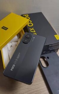 Poco x7pro  للبيع الجهاز نضيف 512 السعر 410 مع مجال بسيط جداً  للتواصل...
