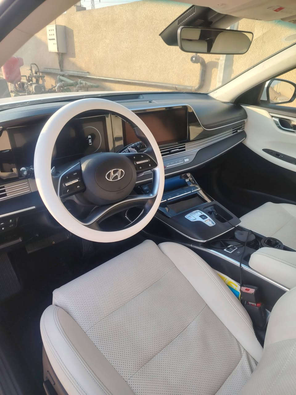 السلام عليكم ازيره مديل ٢٣ بيه رش باب والباقي مكفوله تخم تاير ماشيه ٥٧ الف حقيقي مرقمه واسط مميز بسمي  *********** مكان السياره الكوت مركز مدينه
