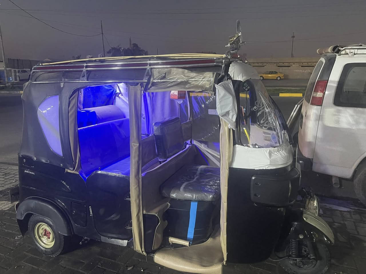 سلام عليكم تكتك مديل 21 لون اسود تكتك جاهزة كل نقص ما بيهة تخم تاير دوشمة مسجل دمام سبير كهربايات كلهة شغالة ذفيرة جديدة مال جداي واللة بسمي تكتك مشروع وطني 8 ونص بيهة مجال بصيط غير متواجد عل فيس بغداد  مدينت الصدر ***********
