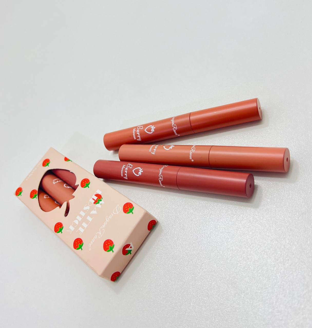 دلّلي شفايفچ بمجموعة أحمر الشفاه المطفّي بقوام الموس الناعم 🤍
ألوان ثابتة، ملمس مخملي، وإحساس خفيف كأنچ ما حاطة شي!
💋 ليش راح تعشقينها؟ ✔️ قوام Berry Mousse ناعم وسلس على الشفاه
✔️ مظهر مطفّي أنيق بدون تشقق أو جفاف
✔️ ثلاث درجات مختلفة تناسب كل الإطلالات
✔️ ثبات حلو يدوم ويخلي شفايفچ جذابة طول اليوم
✔️ حجم عملي – كل علبة تحتوي 3 قطع (5غم لكل واحدة)
✨ من لوك ناعم إلى جريء… كلهم بعلبة وحدة
اختاري اللون، وخلي شفايفچ تحچي عنك 💖

للحجز والاستفسار راسلينا خاص �
#احمر_شفاه #اكسبلور_العراق #تفاعل #عناية #جمال #بنات #اكسبلورexplore 
#فيسبوك_العراق #بنت_عراقية #مكياج #fyppppppppppppppppppppppp


**إذا كنت صاحب هذا الإعلان وتريد حذفه لأي سبب، رجاءا أرسل رسالة إلى الدعم الفني**