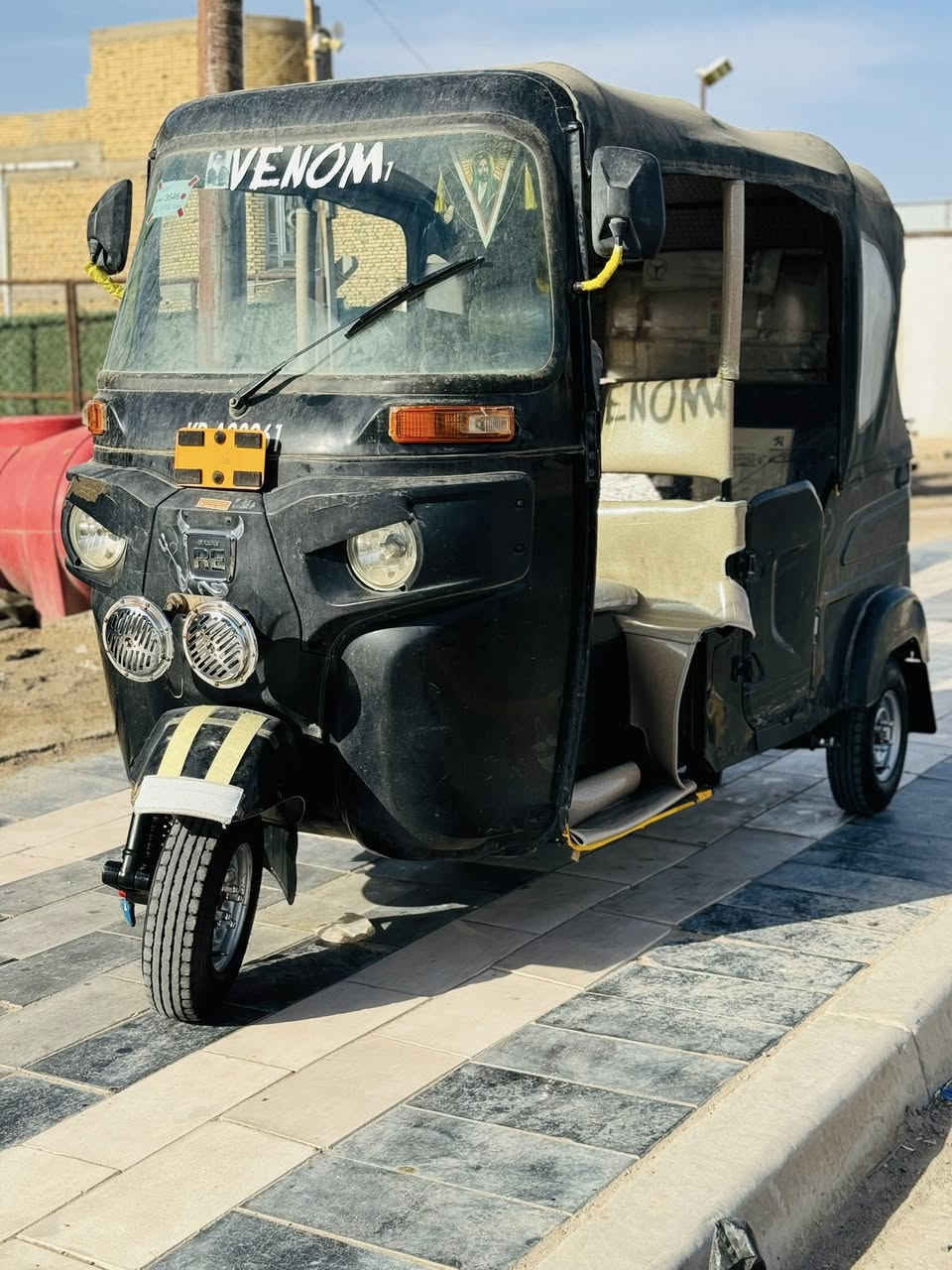 السلام عليكم شباب تك تك للبيع رقم كربلاء مديل 22 لا ضربة

 لا اي ضرر بيه تك تك بس بيه شوي طخطين اصغار مكفولة

‏اتصل على هذا الرقم  ***********￼
