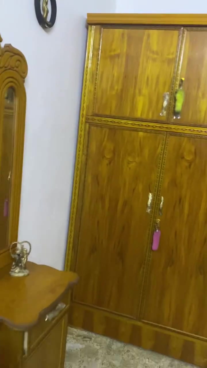 التواصل على رقم ‭٠٧٧٦ ٥٥٢ ٢٠٣٠‬
السلام عليكم شباب هاي غرفه مال حساب صاج البيع المكان بغداد الشعب ال سعر 600 وبيها مجال شي قليل
