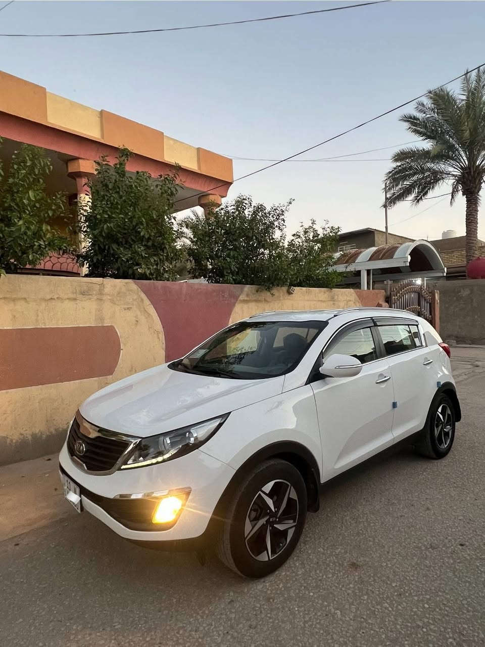 السلام عليكم
سبورتج 2011
خليجي 
رقم بغداد الجديد تحويل ثاني  يوم 
محرك 2000 دوش بلادي 
بيه شبر صبغ بجاملغ الامامي ولباقي كفاله عامه من كلشي 
شاشيه 
كامره 
حساس خلفي 
تبريد بيانو لمس 
اشاير بلمري 
مري شفط 
لد امامي 
كشن السائق كهرباء 
ماشيه 178 الف حقيقي 
وبعد المواصفات المعروفه 
السعر 132 وبيه مجال 
الاستفسار (***********)
