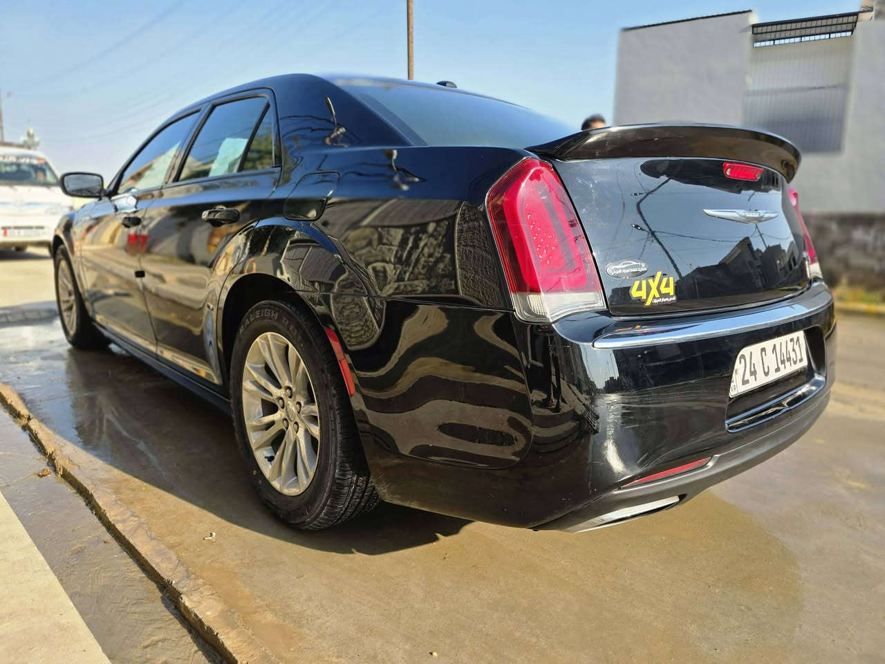 اسلام عليكم شباب وباما للبيع 
موديل 2015
سياره مكفوله من الصبغ كير محرك تواير كلها جديد فايت ايس فول 
رقم دهوك سياره احلا من الصوره 
طالب عليه ٢٠٥
***********
