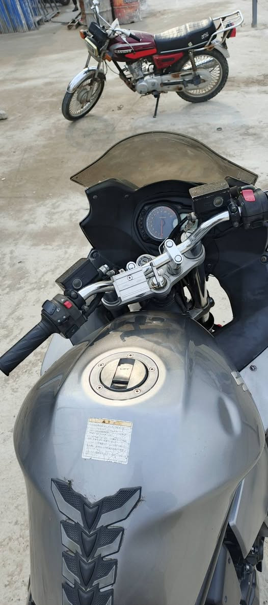 من رخصت صاحب الكروب جكسر 1250سياحي محرك كفالة كهربايات كلة شقالة دخم تاير جديد دراجة مامتعوبة ابد عنوان بغداد شعب سعر 30اوبية مجال للطيبين ***********ترهم امراوس
