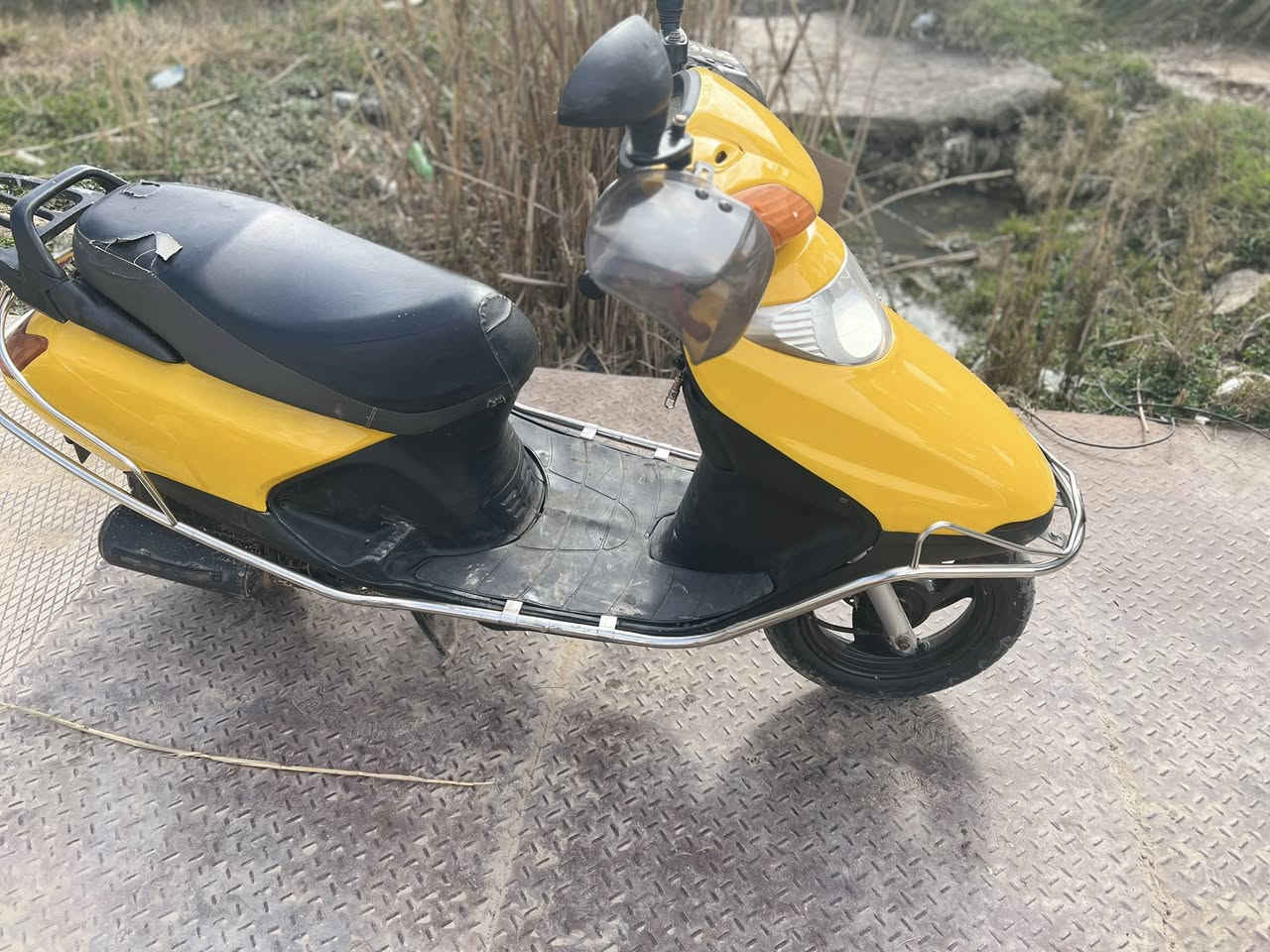 سلام عليكم سبيسي ياباني للبيع كامله ماعوزها شي شغل وطلع ربع دينار ماذب عليها ما متواجد ع خاص هاذه رقم راعيهه ***********
