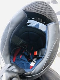 خوذه دراجه مستعمله نضيفه ب40  اتصال 07885805010