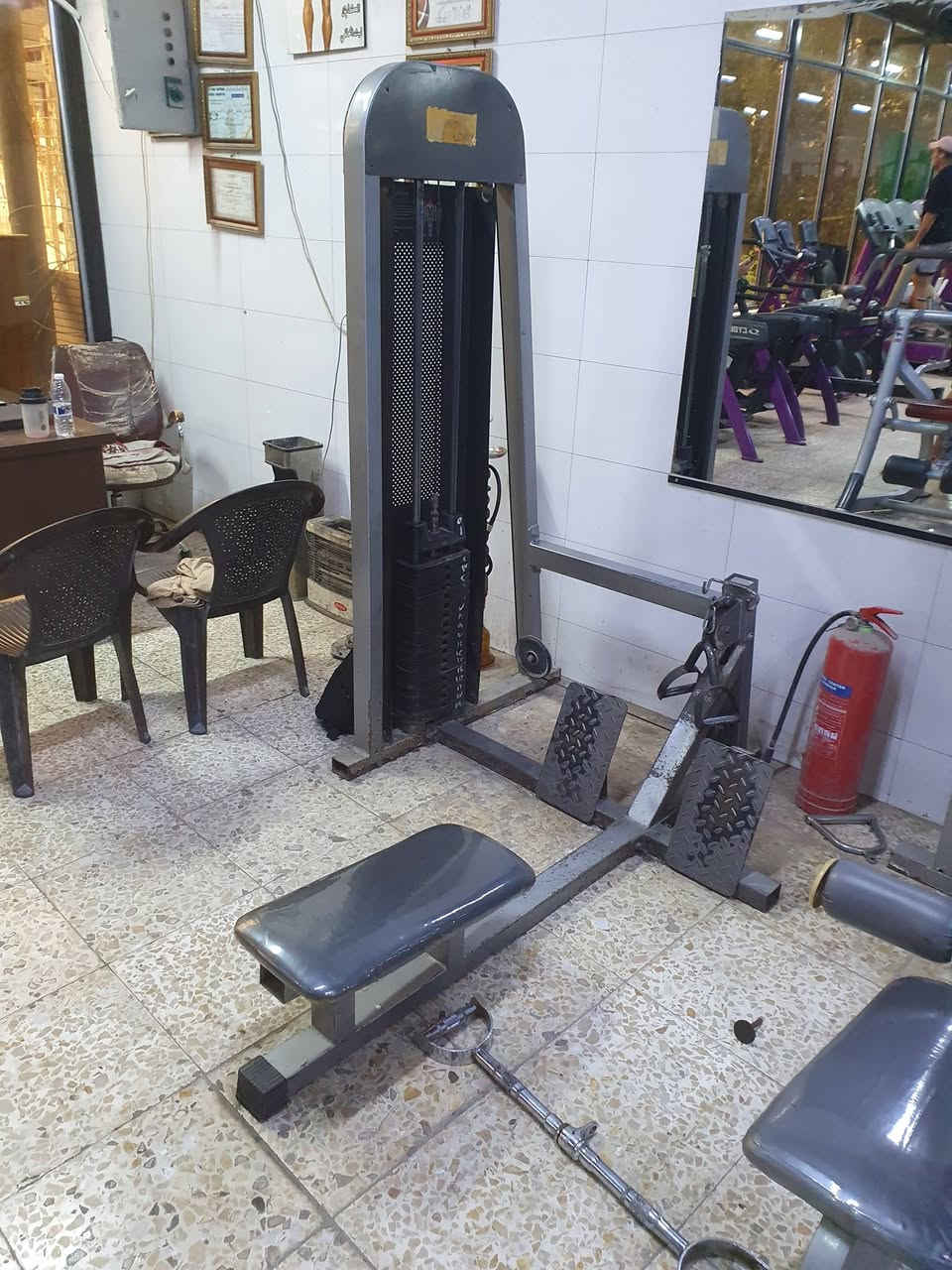 سلام عليكم عندي اجهزه و حمالات ودمبلص  وبايسكلات للبيع مكاني الشعله السلاميات الي معروض للبيع موضح بالصور والاجهزه كله امريكي واغلب اجهزتي لايف فتنس للتواصل على رقم الهاتف 
ملاحضه يوجد ساونا خشبيه المانيه للبيع 
***********
***********
