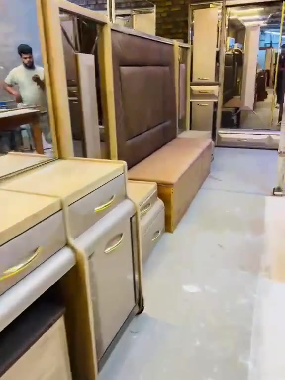 جمال العيد 💗 غرفة تركي مستخدم
10قطع كاملة
 نظافة ،85%
🚪 نظام أبواب +بابين سلايت وملحق  طفل 
💸 السعر 850 
🪛 شد مجاني
🚚 نقل مجاني


**إذا كنت صاحب هذا الإعلان وتريد حذفه لأي سبب، رجاءا أرسل رسالة إلى الدعم الفني**
