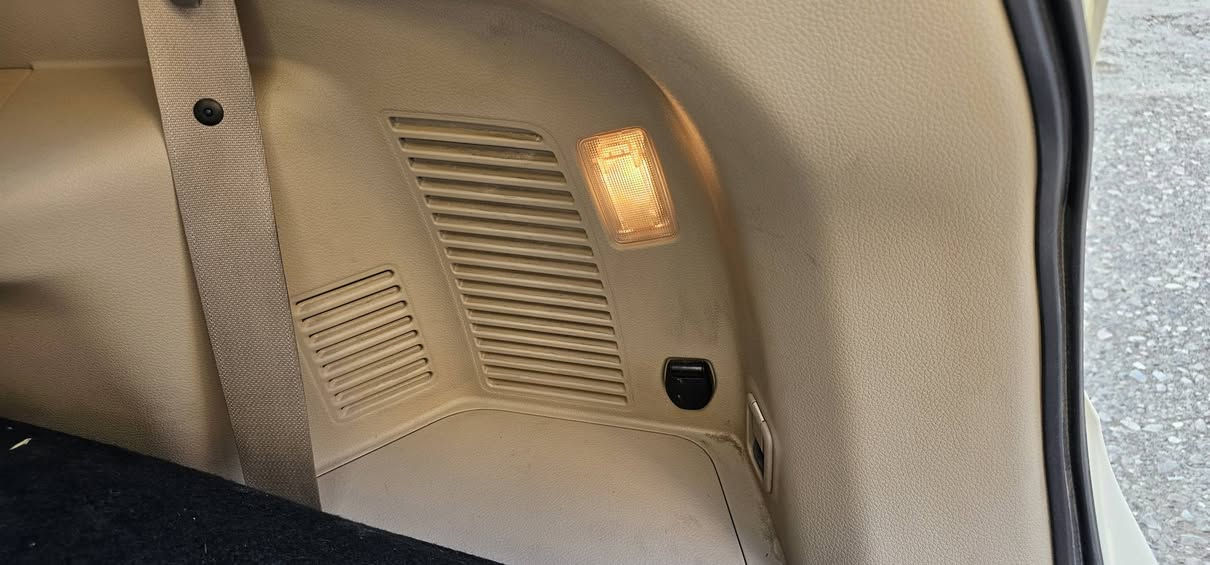 اكستريل موديل ٢٠٢١ خليجي وكالة المهند السيارة ٧ راكب كشنات جلد ومغلفة جلد
و٥ كامرات تخم تاير جديد السيارة كلشي بيها بالشركة اي ملاحظة مابيها بدون تعديل او بارد ماشية ١٣٦ الف وقابل للزيادة السيارة رقم اربيل جديد وهزة وفحص كلها جدد  تبديل الدهن الشركة

مكينة ٢٥٠٠ تنفس طبيعي اقتصادية برغي مامفتوح بيها فقط باتري مبدل وتايرات كورية اصلية وبانزين عادي تمشي علي 

السعر ١٩٢ ورقة وبيها مجال قليل

***********
