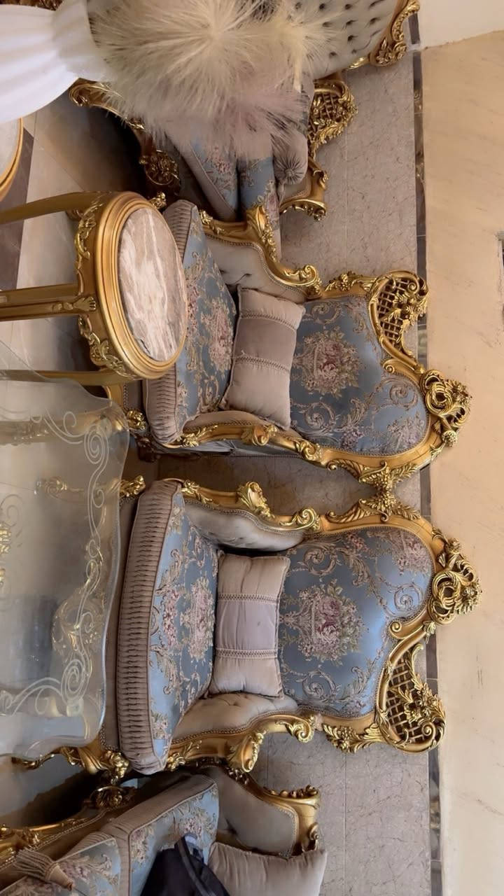 تخم خشب زان مصري ٤ كراسي وقنفتين ثلاثية يعني عشر مقاعد وطبلتين مع طبلة وسطية تخم ثكيل وبي تفاصيل ونظيف جداً للبيع مكاني بغداد تواصل خاص


**إذا كنت صاحب هذا الإعلان وتريد حذفه لأي سبب، رجاءا أرسل رسالة إلى الدعم الفني**