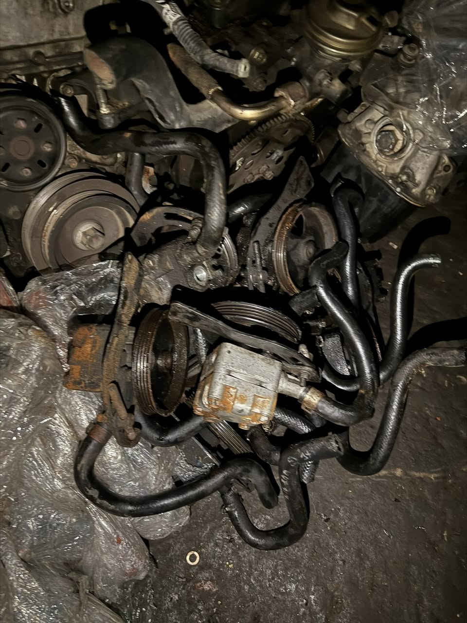 توفر قطع غيار نيسان سني 
يوجد توصيل كافه محافظات العراق
للتواصل ***********
