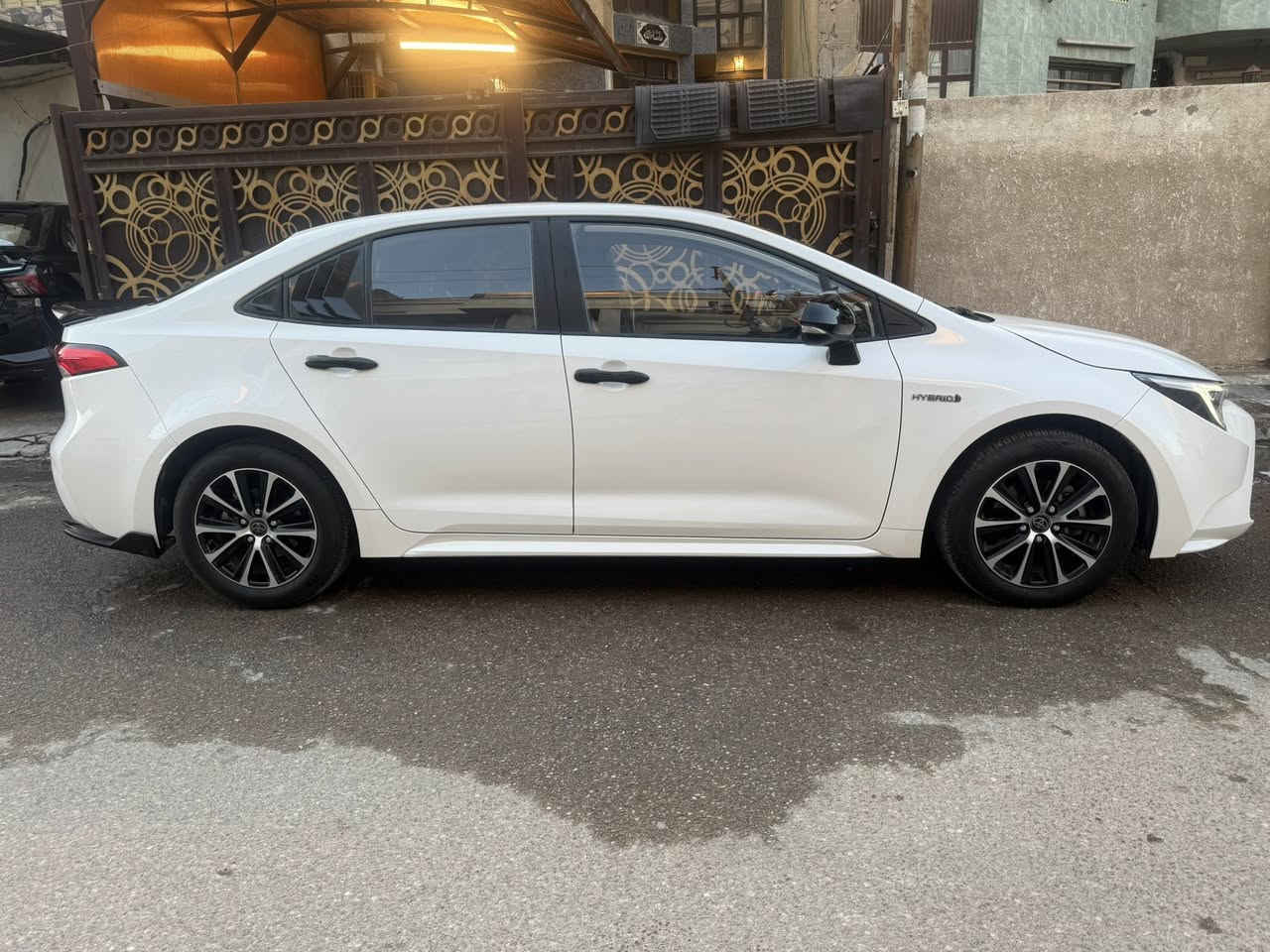 السلام عليكم
للبيع فقط 
كورلا 2024  هايبرد شكل الامريكي نضيفه جدا
مكفوله من الصبغ والشخوط والرصعات عدا بارد كلششش قليل باب السكن اثر شخطه وموضح بلصوره 
مواصفات كورلا معروفه
جلد احمر واسود 
رادار
سلايد
كامره خلفيه
بصمتين
اوتو هولد
سايد بريك دكمه
السياره ماشيه 20 الف مكانها السيديه حي الاعلام
السعر المطلوب 22 مليون ونص وبيها مجال 
الاتصال ***********
