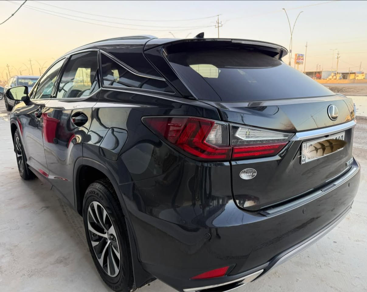 لكزس RXكندي كلين تايتل كفاله عامه من كلشي موديل ٢٠٢١ داخل قرميدي سيارة وضع الوكاله و كل صيانتها بالوكاله شرط من اجدد خواتها ماشيه (٦٦)الف Mرقم اربيل هزه وبراد ورقم كله جديد شرط التحويل 
السعر ٣٣٥ ورقه وماكو بهيج سعر بالنسبه لخواتها للاتصال ***********
