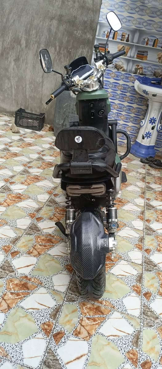 موطور شحن للبيع السعر 650وبي مجال ***********
