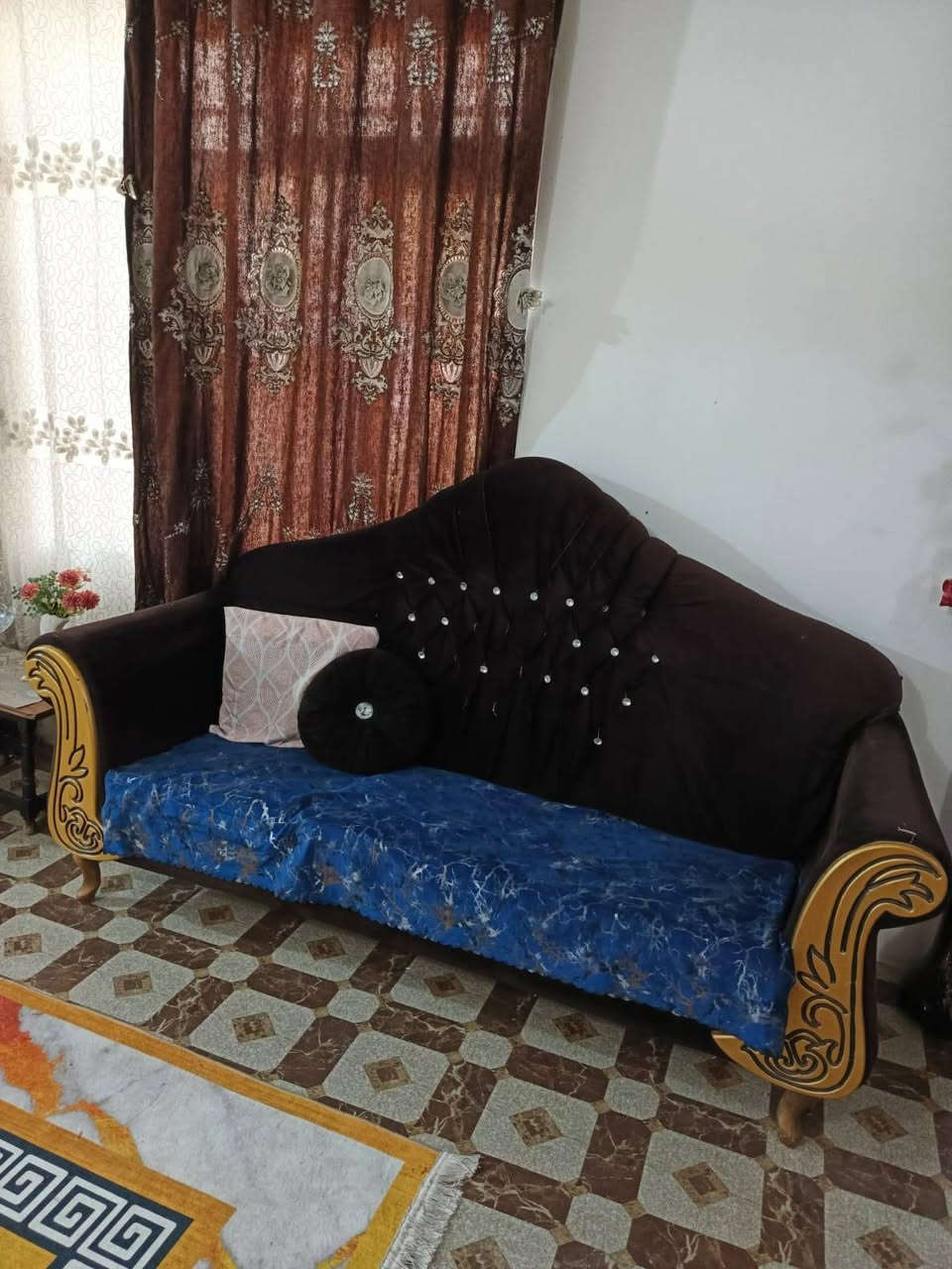 تخم ١٠مقاعد نضيف نضافه ٧٥
ب٢٥٠ 
***********
بغداد اليوسفيه
