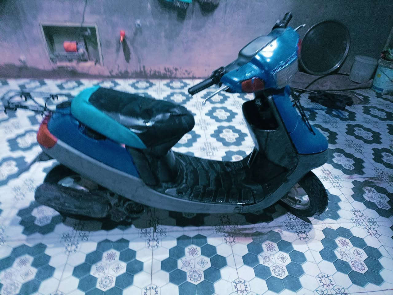 السلام عليكم يولد دراجه للبيع بتره سلف عوزها شخاطه وهندر دراجه مفتوحه دراجه صارله شهر من مجفته حلوه يولد دراجه نضيفه ومشيها حلو نهضتها حلوه السعر 180 وبيه مجال ابو 120 لاتجي يولد رحمه الله والديكم المايشتري لايعامل الرقم للستفسار ***********
