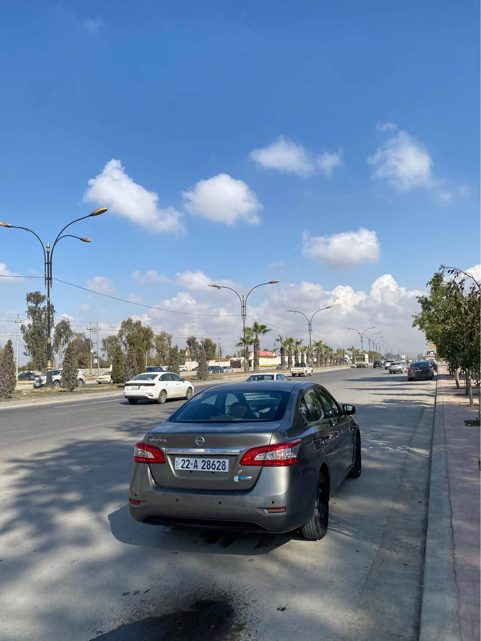 نیسان سێنترا
 مؤديل٢٠١٥ 
تەنها ٢ پارچەی بۆیاخە بێ ژوري 
تەقەو رەقە تەبرید گێر مەکینە بە شەرت
ده حامي بؤ ده حامي به شه رته )

***********
*********** أربيل, العراق
