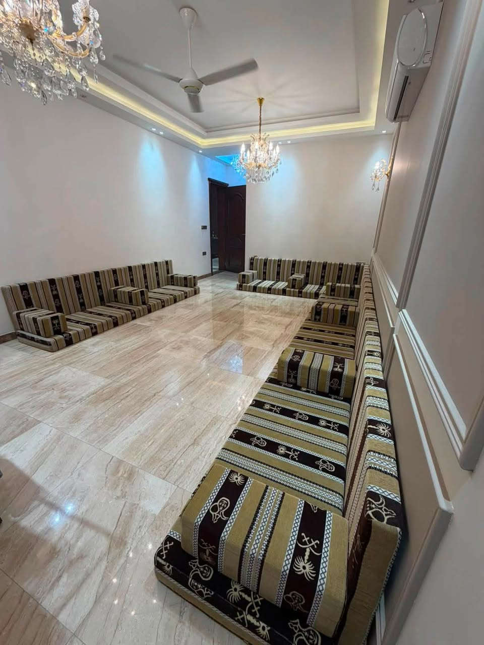 ديوان عربي جديد
قليل الاستعمال 
السعر 350


**إذا كنت صاحب هذا الإعلان وتريد حذفه لأي سبب، رجاءا أرسل رسالة إلى الدعم الفني**