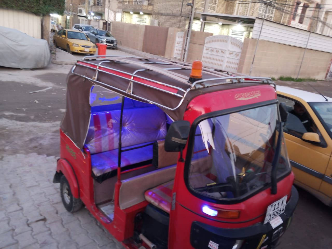 السلام عليكم  تكتك موديل 2018 رقم و سنويه تكتك مصبوغه و معمره جديد كير و مكينه و كهربائيات مكفوله شادله مكينه 20 مكاني بغداد حي اور رقمي *********** سعرهه 4750
