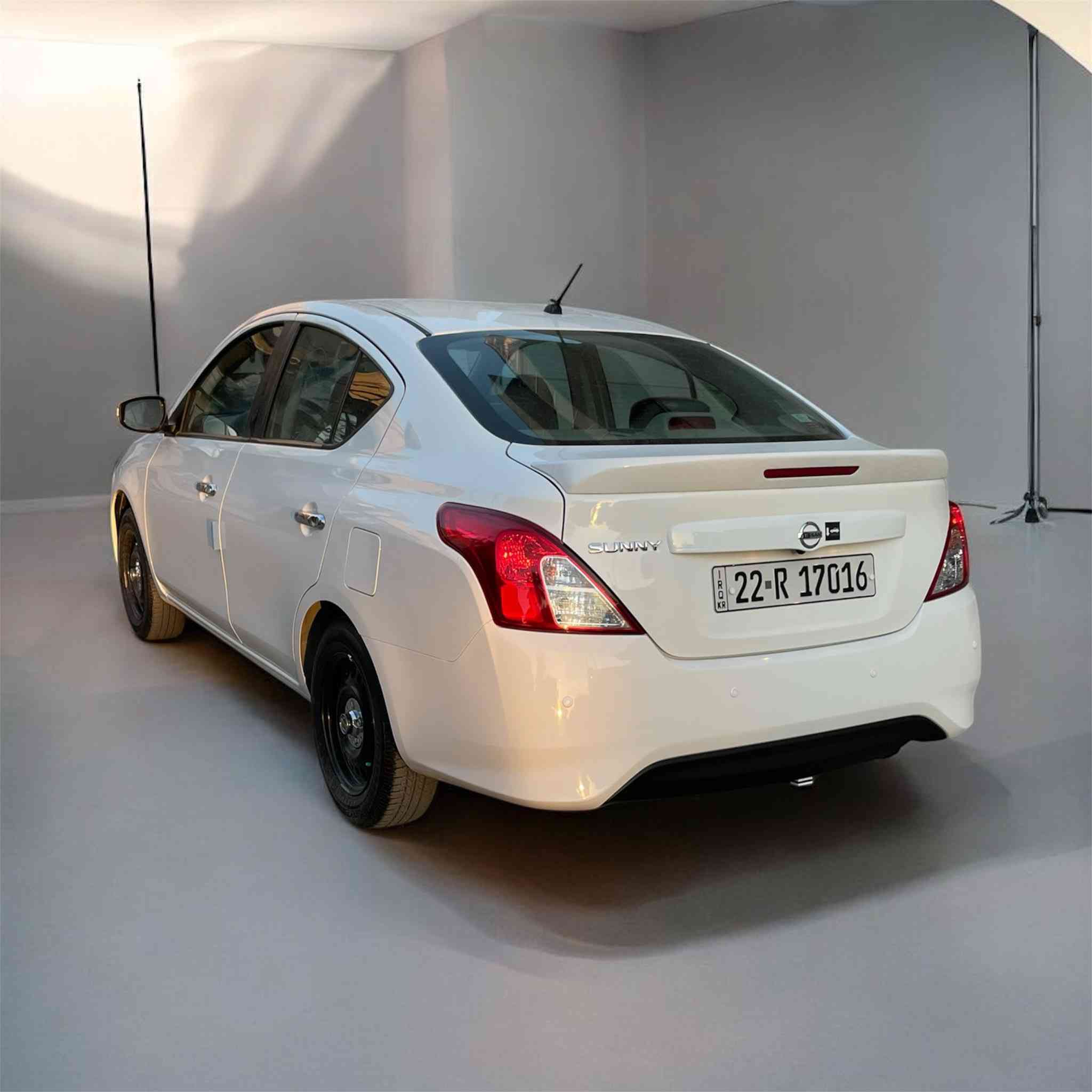 نيسان سني 2025 بحالة الزيرو ماشية 6 الاف
كامل من كلشي دوشمة كاملة كشنات وارضية وصندوق 
تبريد قطعتين شاشة وكاميرا و4 جام كهرباء 
العنوان بغداد السعر 128 وبيها مجال 
بشرط الغرامة ولتحويل 
***********
