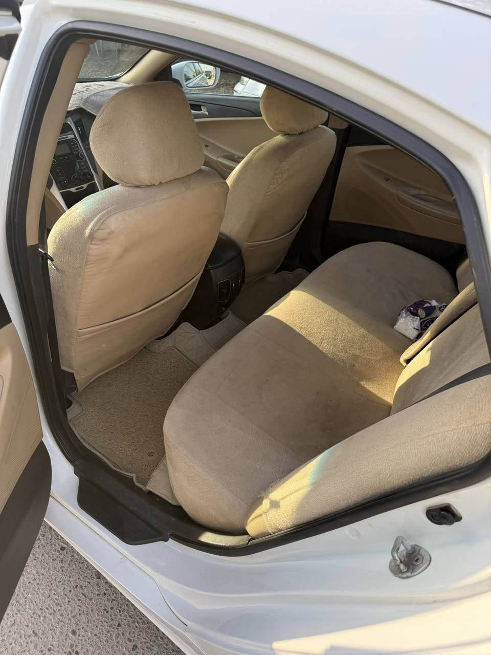 سلام عليكم سوناتا موديل ٢٠١٢ خليجي للبيع مكينه ٢٤٠٠
ماشيه ١٧٧ رقم بغداد بيها بارد بخشوم الجاملغ فقط 
السياره جاهزه من كلشي حداديه تبريد ما بيها نقص برغي 
المواصفات تحكمات ستيرن حساس خلفي ويل كاب مكاني كربلاء 
السعر ١٢٥ و بيها مجال بسيط 
***********
