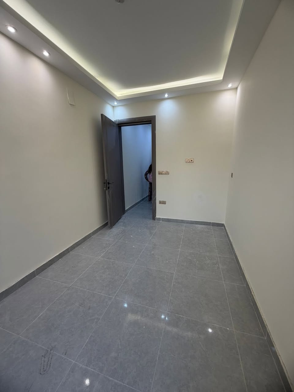 السلام عليكم
يستمر مكتب مسكنك للعقار بتقديم
افضل العروض المناسبة إلى الزبائن الكرام
🔹بيت 3طوابق للبيع مساحته 45 متر
🔸الواجهة 3 متر 🔸النزال 15 متر
🔹يحتوي البيت على (صاله -ومطبخ -3غرف نوم وخدمات)
🔸موقع البيت / سومر قرب جامع مصعب
🔹للاستفسار أكثر مراجعةمكتب مسكنك للعقار 
الواقع /البنوك شارع المطاعم مقابل بن رضا علوان
أو الاتصال على الرقم ☎️ ***********
