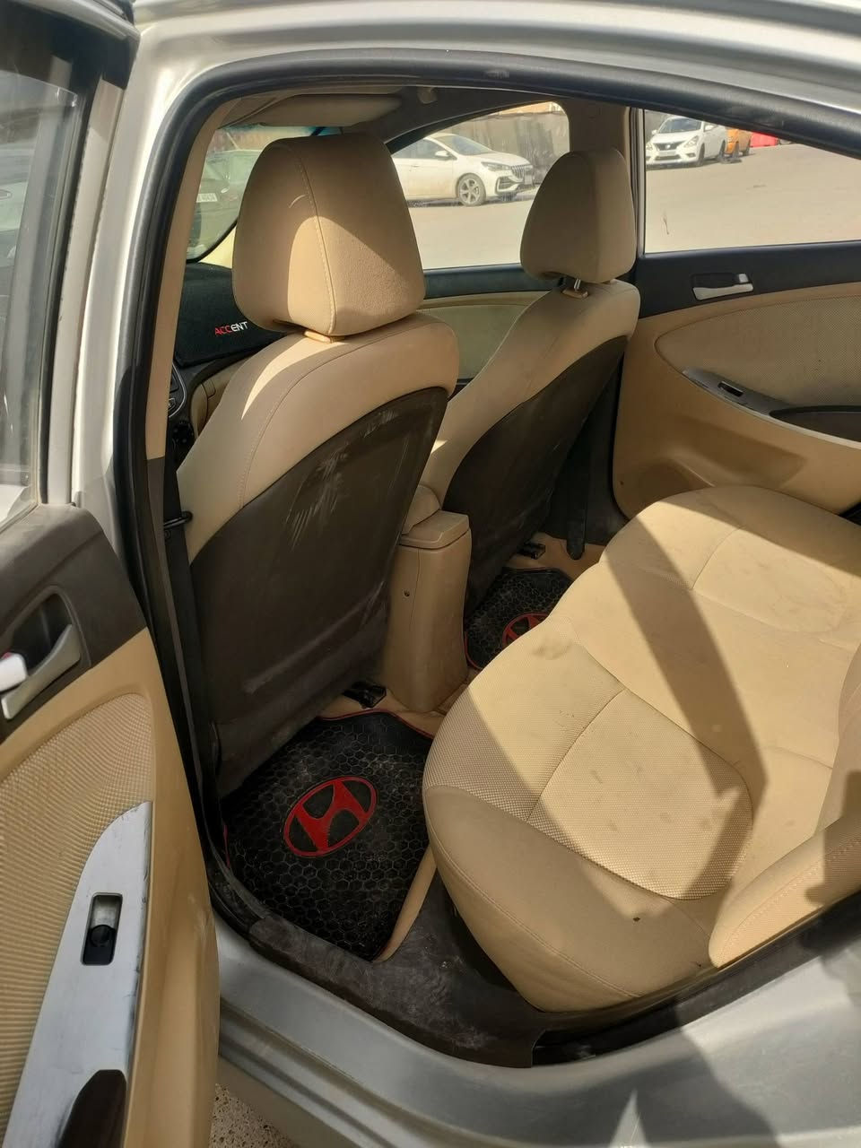 سلام عليكم 
اكسنت مديل 13 جاهزه من كلشي تبريد حداديه تخم تاير ماعايزه شي محرك 1600 سعر 90 بيه مجال تصال واتساب
***********  مكان بغداد الحريه .. كاظميه
