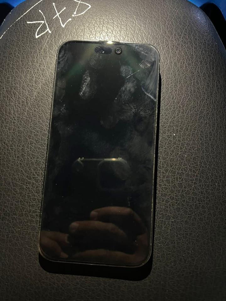 14 برو ماكس للبيع كلشي ممبدل بطاريه 91. السعر 250 تواصل ***********
