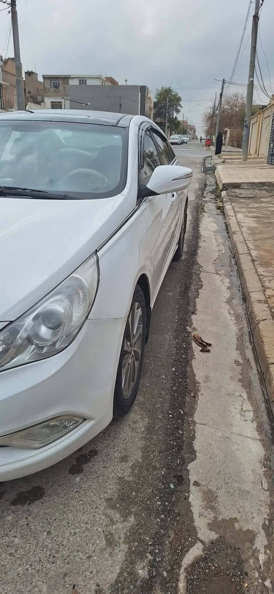 سوناتا ٢٠١٣ خليجية
مكينة ٢٤٠٠ دوش
مواصفات
قطعتين تبريد
كامرة اصلية بالمراية
بانوراما
كشن كهرب
سماعات دمام
ماشية ٢٠٠ الف
بدون صبغ بيها مكانات بارد فقط
كفالة عامة
ترايها يخبل سيارة ناعمة
طخم امامي خلفي جديد
طخم تاير اندنوسي جديد
داخلها لونين عسلي واسود
سيارة جاهزة ماتصرف عليها فلس
١٤٠$ مكانها موصل
رقمها نينوى الماني..
***********
