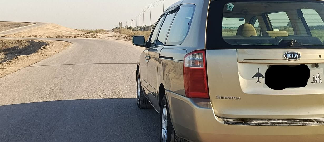 السلام عليكم
كيا سيدونا موديل 2008 سياره نضيفه مال جناي رقم بغداد بسمي 
مكان السياره الديوانيه 
السعر (110)وبيه مجال 
للاستفسار  ***********
***********
