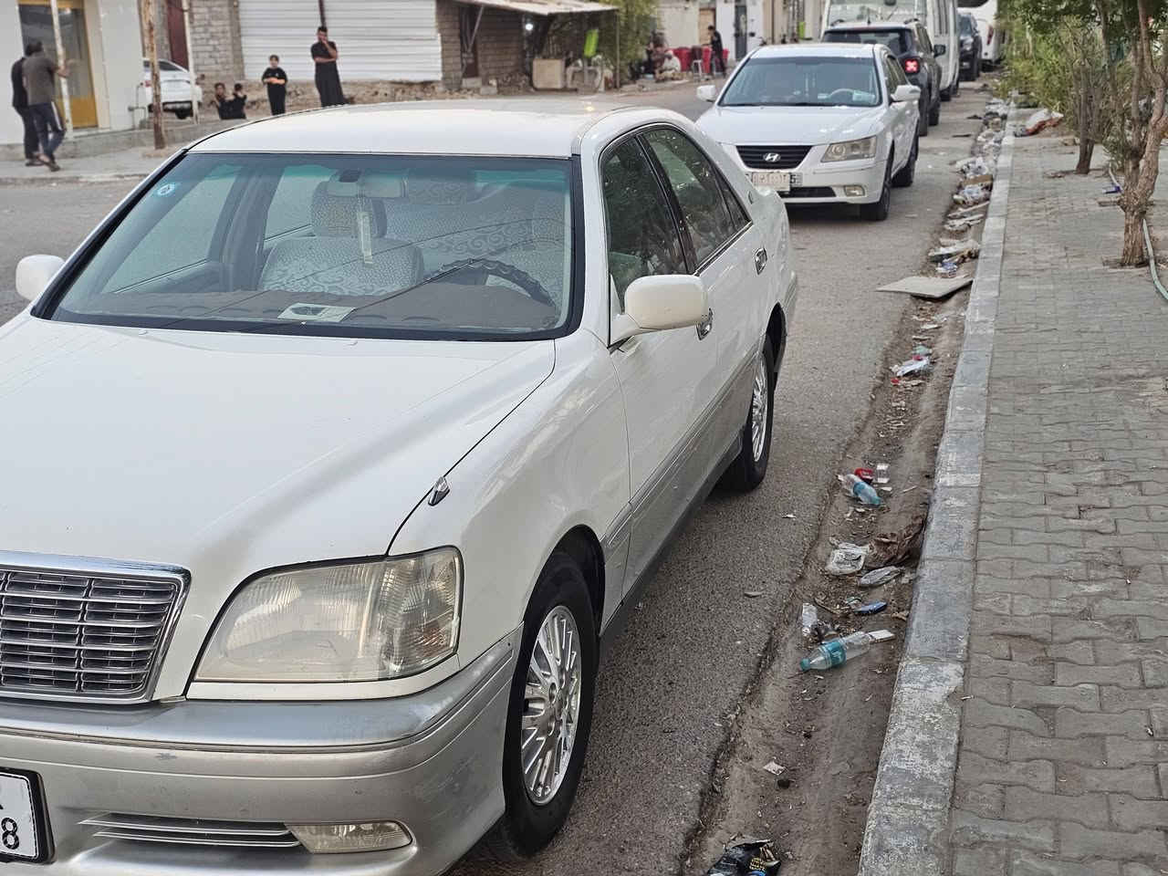 جنون للبيع موديل ٢٠٠٠ بصره انكليزي  مكفوله اصوليات بسمي سنويه ٣١ جاهزه من تبريد وتخم تاير السعر ١١٠ وبيه مجال لاتصال *********** بيه صبغ جاملغات خلفيه بدون ضربه
