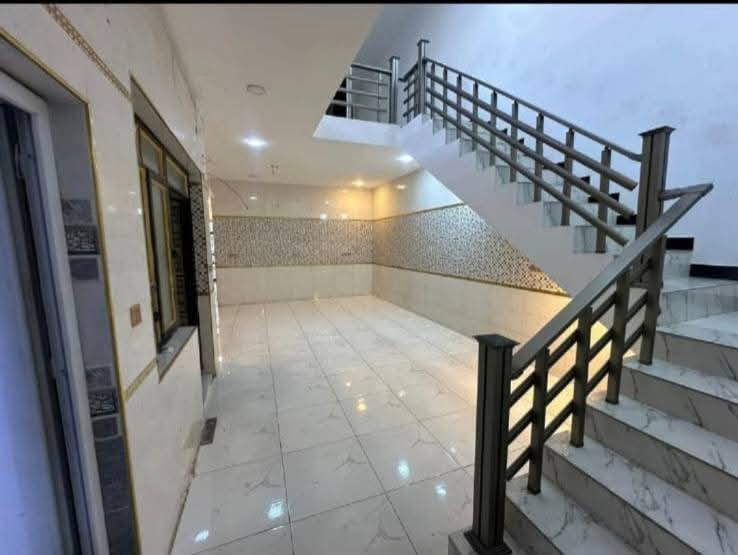 للبيع دار 150م²  حي الجهاد ديوان المخابرات 
 و اجهة 6 مدخلين 

 يحتوي  على هول صالة
 منور مطبخ وخدمات عدد 4
 غرف نوم عدد 4 + منور 
واجهة مرمر ارضية مرمر  

 السعر مناسب جدا 

#للاستفسار  مكتب سومر للعقار 🏛️ حي الجهاد الضباط 
*********** 📞 بغداد, العراق
