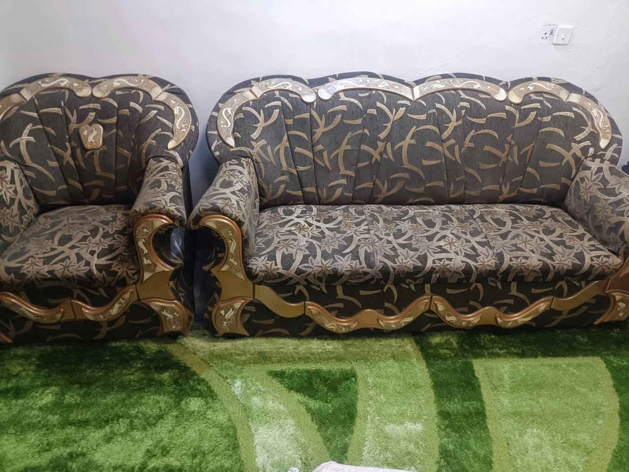 تخم  للبيع في منطقة الحسينية  
متكون  من عشرة مقاعد مع الطبلات زجاجية من خمس قطع
للاستفسار ع هذا الرقم ***********
السعر 275. الف 
للعلم التخم جدا نظيف
